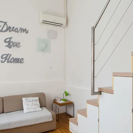 Urban Tour As Apartment