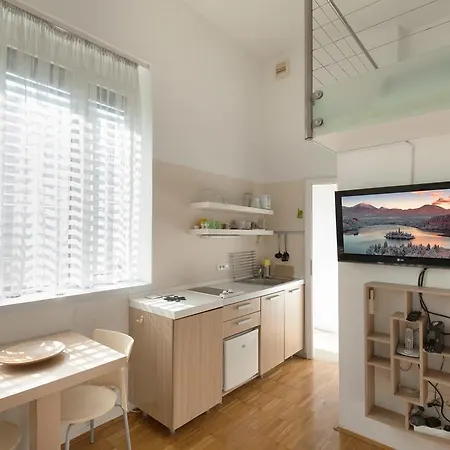 Apartment Urban Tour As