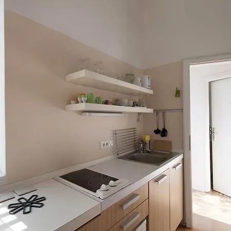 Urban Tour As Apartment *